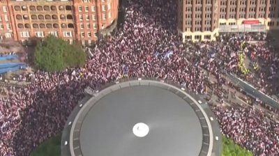Десетки ранени и арестувани след масов митинг на крайнодесните в Лондон