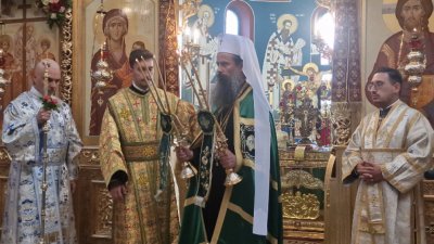 Патриарх Даниил: Днес се радваме и се покланяме на честния и животворящ Кръст Господен
