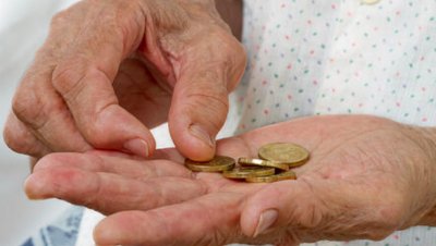 Минималната заплата у нас е 551 евро, в Гърция 1027 евро