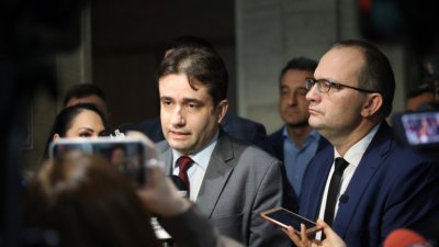 ПП-ДБ внесе 5-ти вот на недоверие, МЕЧ и АСП подписаха