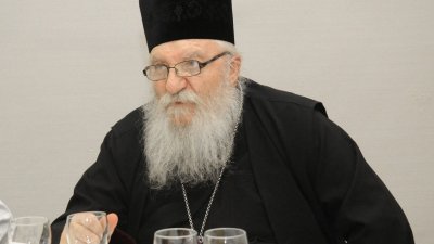 Сбогуваме се с отец Иван от Нови хан