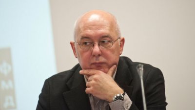Д-р Спасов атакува Кошлуков: Не е етично да останеш три години директор на БНТ с хватки!