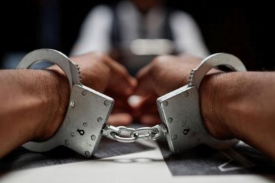 Арестуваха мъж с двойно гражданство, издирван от Интерпол