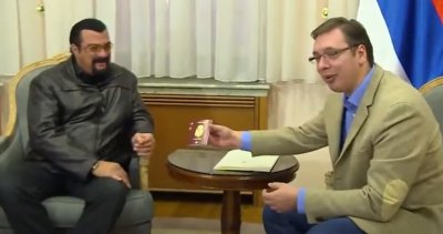 След Джеки Чан, сръбският президент се срещна и със Стивън Сегал