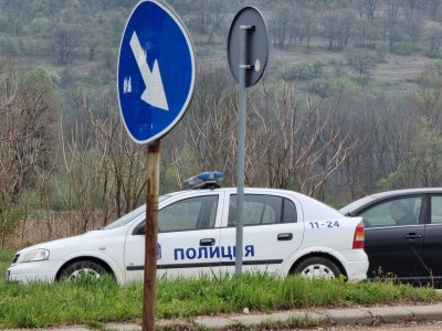 Изгорял тир блокира АМ „Струма“