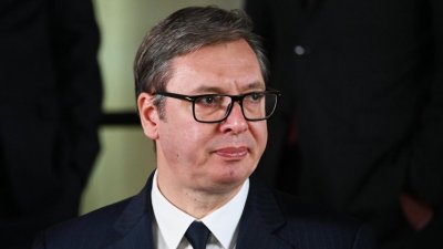 Вучич обеща да подаде оставка