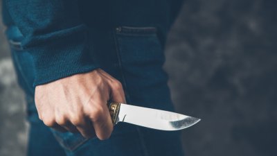 Намушкаха учител и ученик във Франция