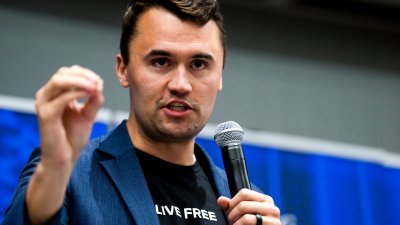 Простреляха известен десен активист, близък на Тръмп (ВИДЕО)