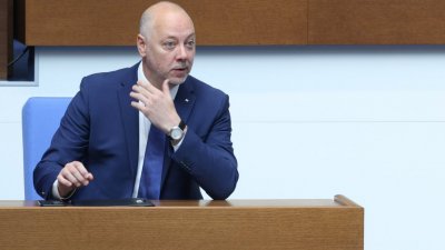 Росен Желязков свика Националния борд по водите