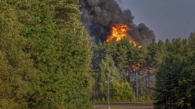 Мощни експлозии във Вилнюс, след като жп цистерни с втечнен газ се подпалиха
