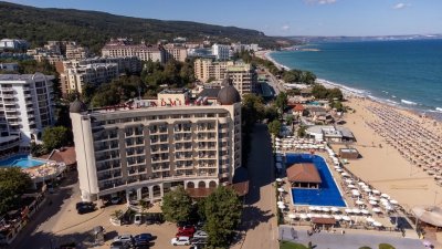 Областите Варна и Бургас държат над 75% от туристическите приходи през юли