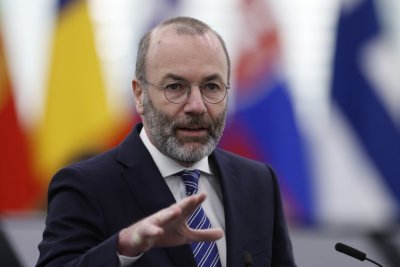 Манфред Вебер: Националистите превръщат Европа в колония на Вашингтон и Москва