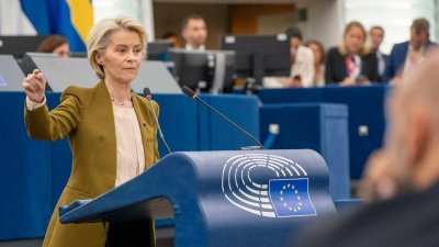 Два вота на недоверие за Урсула през октомври