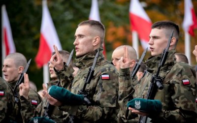 Дрънкат оръжия: Полша разполага 40 000 войници на границата с Русия