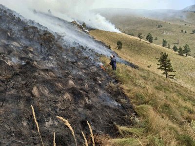 Пожарът в Природен парк „Рилски манастир“ се разраства