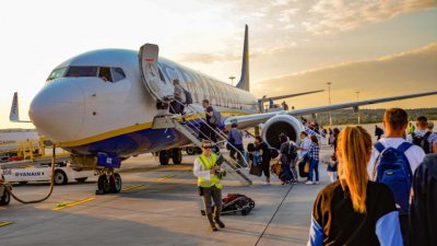 "Райънеър" увеличава с 33% размера на безплатния ръчен багаж