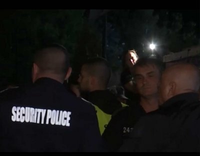 Полиция и гардове спасиха Венци Стефанов от бесни фенове