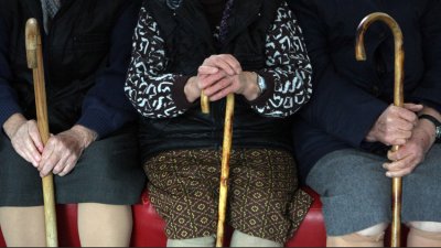 Демографска катастрофа: Най-много и най-рано се мре в Латвия и България