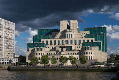 MI6 набира шпиони в тъмната мрежа