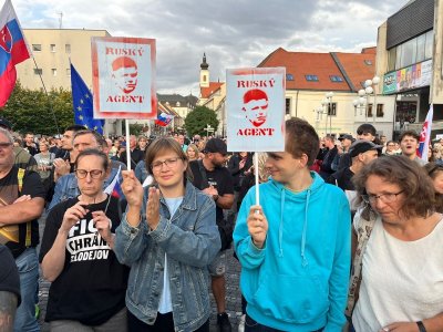 Многохилядни протести срещу Фицо се проведоха в Словакия