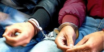 Съпрузи и синовете им задържани за наркотици в Бургас