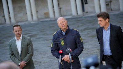 Дроновете над летището в Копенхаген дошли от различни посоки, били умело управлявани