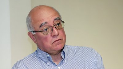 Кънчо Стойчев: Политиците спорят като последна инстанция, като хора над земята 
