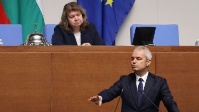 Костя "удари" Киселова: Аз не съм си платил мястото в парламента, не Ви уважаваме