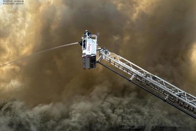 Русия бомбардира Запорожие, ударени са жилищни сгради