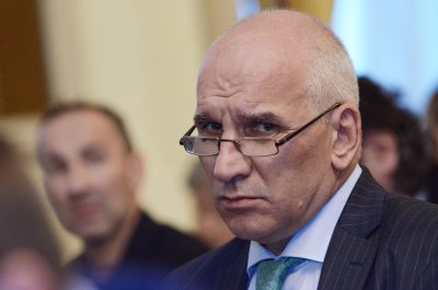 Левон Хампарцумян: Държавата плаща заплати на чиновниците си с дългове 