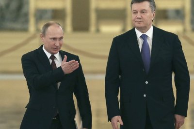 ХИТ ВИДЕО: 21 години от "атентата" с яйце срещу копейката Янукович