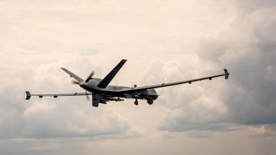 Неизвестни дронове прелетяха над военна база в Дания 