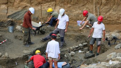 Фрагмент от статуята на Херакъл открита при разкопки в Хераклея Синтика