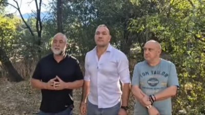 Кобрата счупи тъпомера: Пульо брани левчето с двама полуидиоти (ВИДЕО)