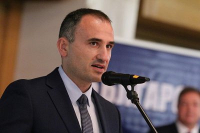 Алекс Оскар изпраска Татяна Дончева с 5 бона за антисемитска простотия