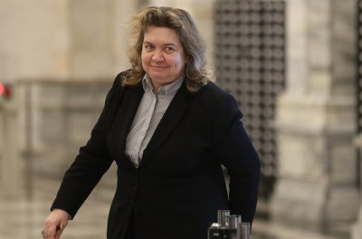 Киселова отвръща на Костя: Към всички ПГ се държа обективно, както решат - така да действат