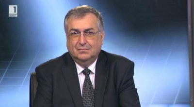 Проф. Близнашки: Наблюдаваме буря в чаша вода 