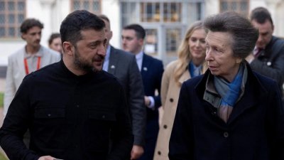 Принцеса Ан с изненадващо посещение в Украйна