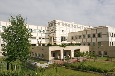 US посолството: Няма да обновяваме страницата във фейсбук, нямаме пари 