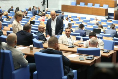 НС окончателно отне колите на НСО на президентската администрация 