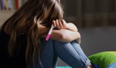 29-годишен мъж е задържан за съжителство с 15-годишно момиче