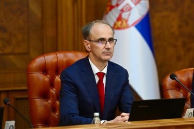 Сръбският премиер ще работи и като лекар