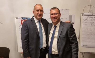 Сивият кардинал Николай Копринков люби секретарка в Президентството