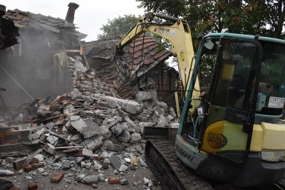 Бутат незаконни строежи в Хасково