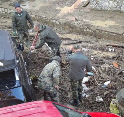 Закопчаха двама мародери в "Елените", тъпкани са с евро