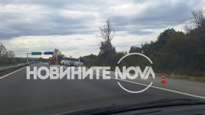 Турски автобус падна в канавка на магистрала „Тракия“