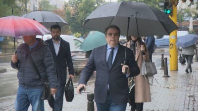 Върнаха ги: Василев, Петков и Бориславова искаха да дадат показания в Антикорупционната комисия