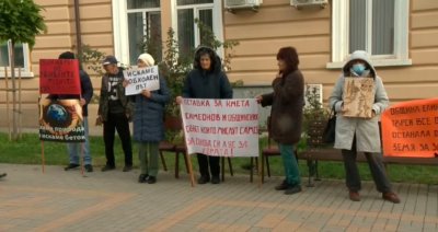 В Елин Пелин протестираха срещу планирано застрояване край река Габра