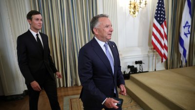 Стив Уиткоф и зетят на Тръмп - в мирните преговори за Газа в Египет 