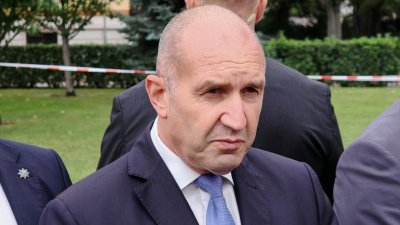 Радев от Естония: Най-важно е да намерим решение за войната на нашия континент